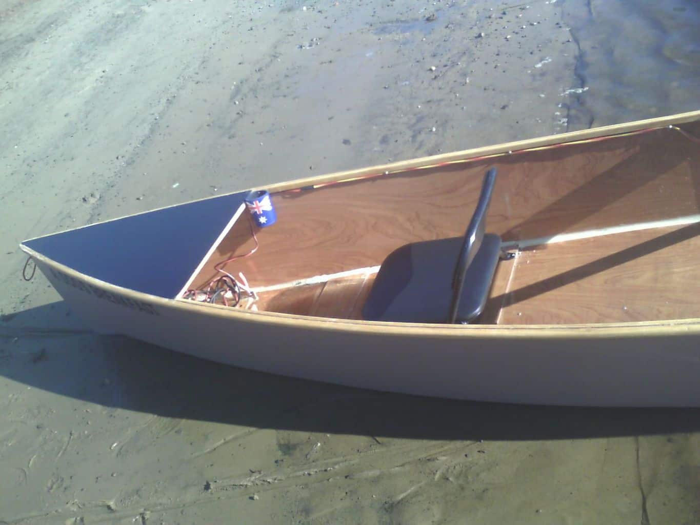 Peter Caspari and his Electric Quick Canoe – square backed canoe 