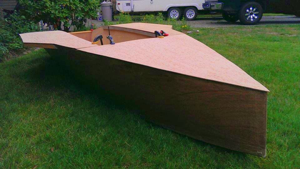 ... lightweight and efficient plywood racing dinghy | Storer Boat Plans in