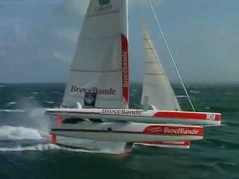 Flying Trimaran