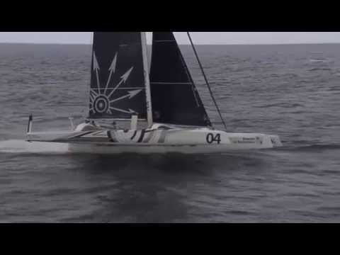 MULTI 70 EDMOND DE ROTHSCHILD - Premiers vols au large de Lorient / First flights off Lorient